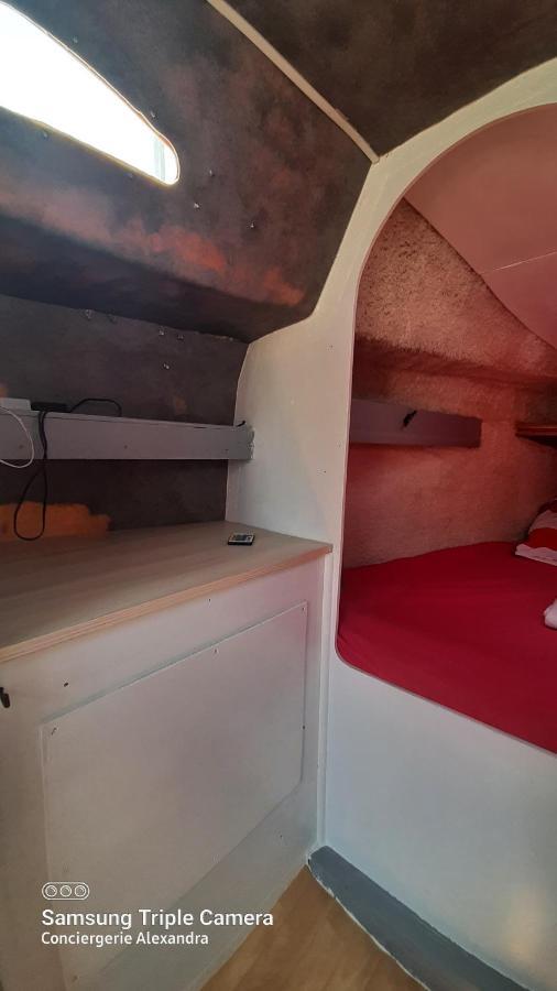 Nuit Insolite A Bord De L'Enata Un Voilier A Quai Sur La Marina De St Cyprien Saint-Cyprien  Exterior foto